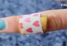 According to doctors, applying banana peel to a wart can greatly help it disappear.